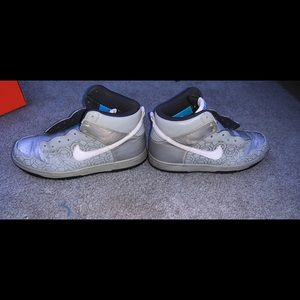 I’m selling Nike Dunk High Premium Silver  Size 7